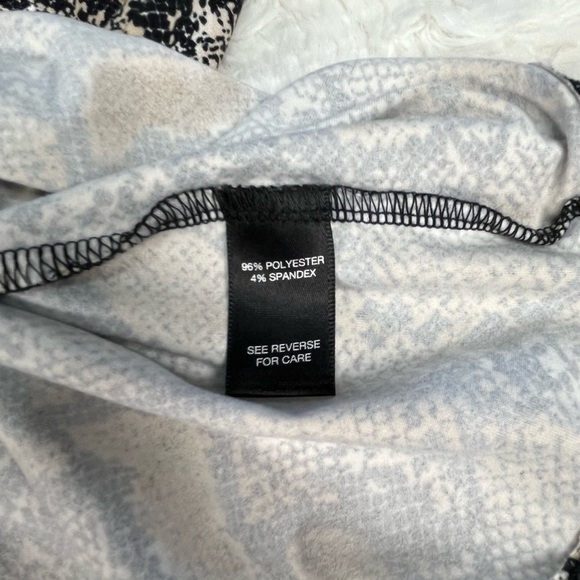 Red by BKE | Snake Print Top - Picture 4 of 7